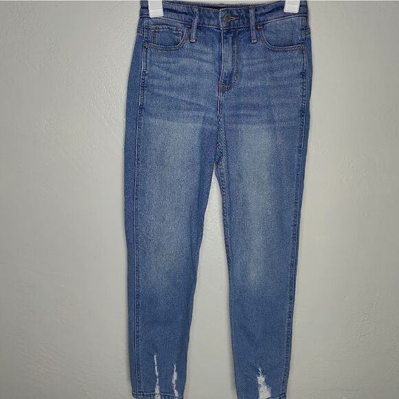 Hollister High Rise Mom Jeans - Picture 2 of 13